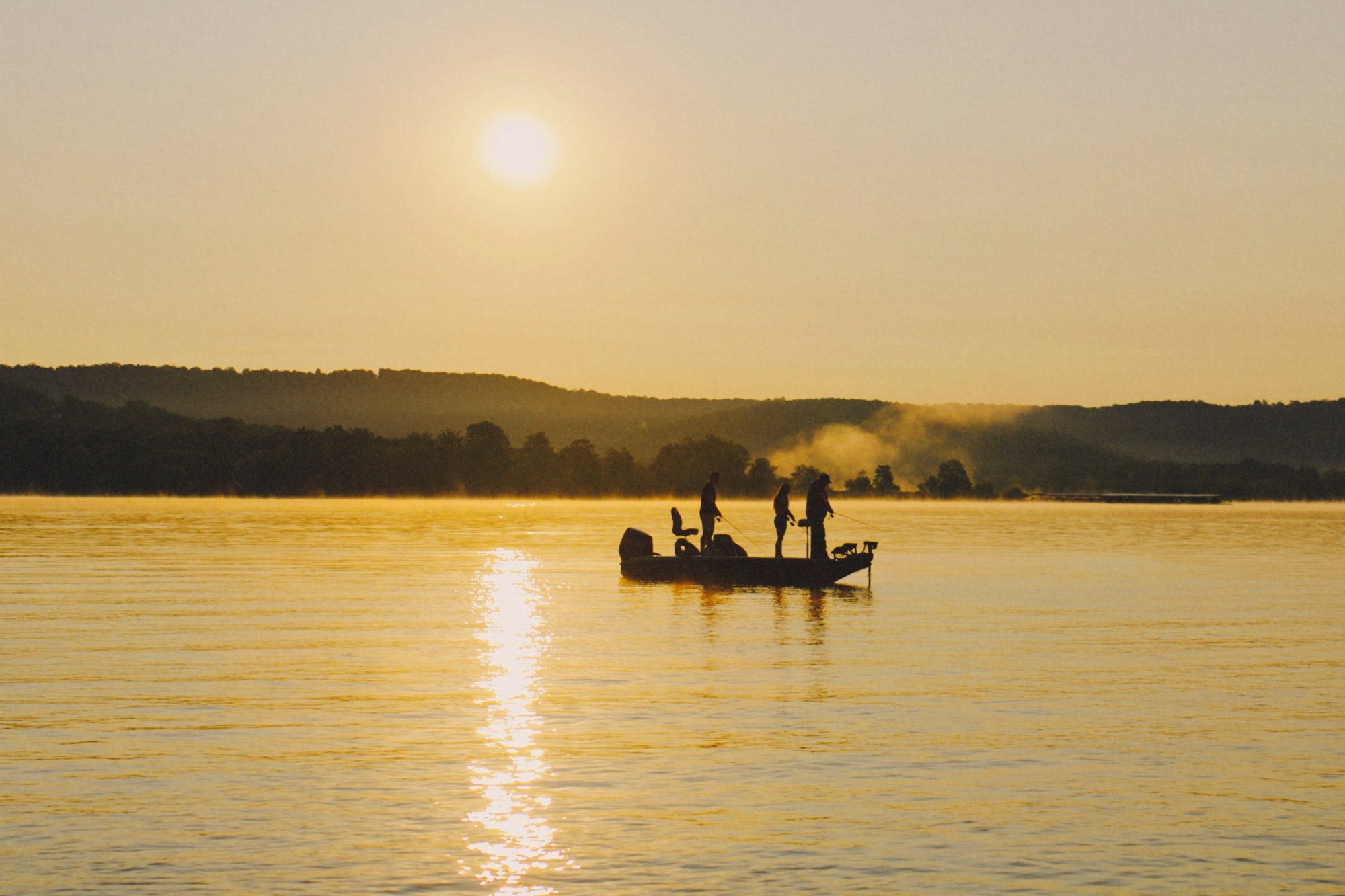 Family arriving at the cabin
